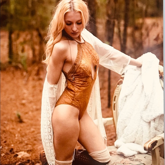 Meet your Posher, Allesa - Picture 5 of 8